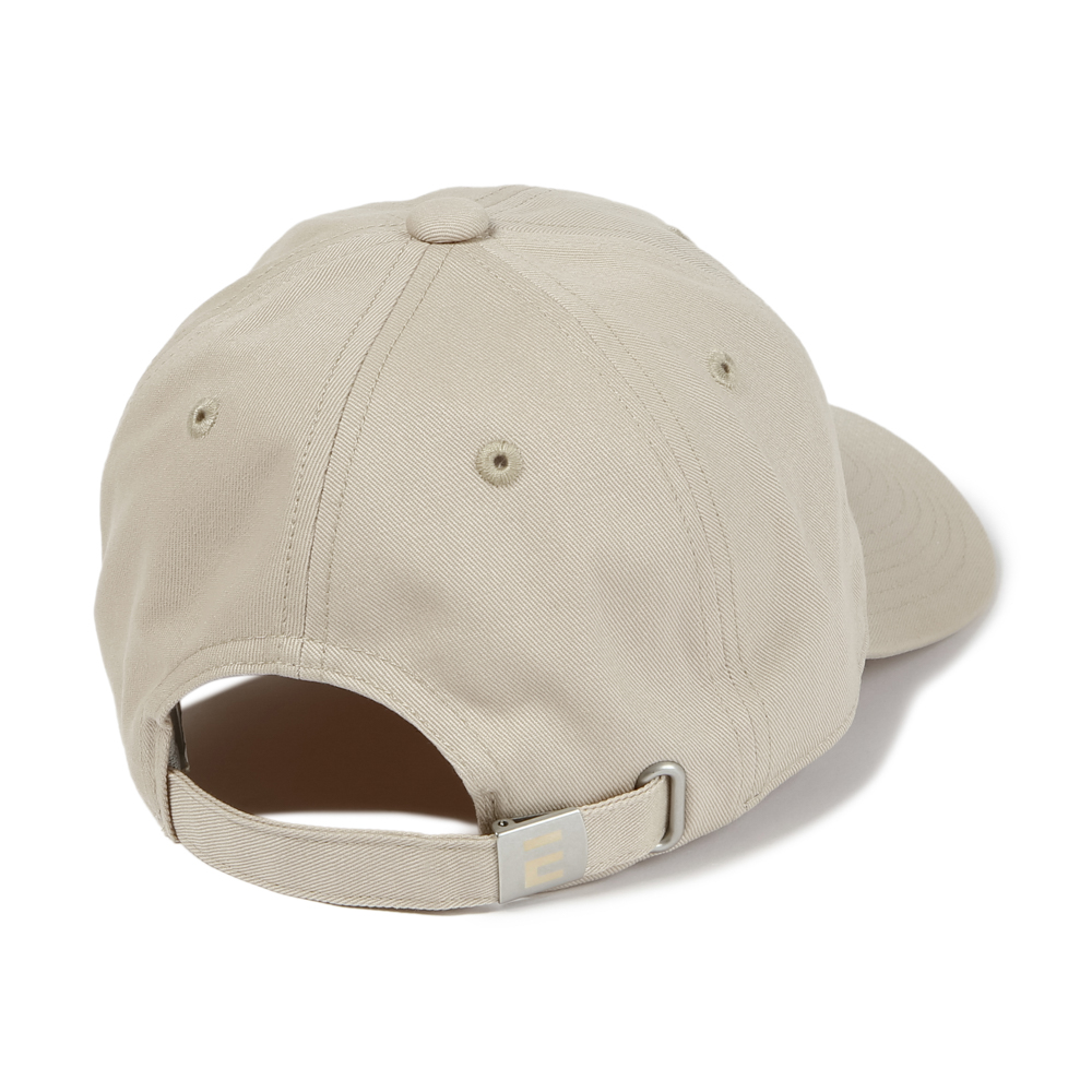 WOMANS BASIC CAP