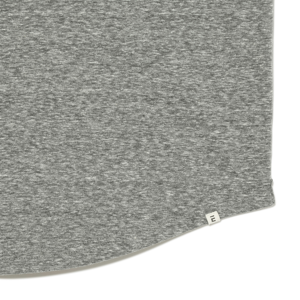 S/S EMBLEM ROLLUP TEE