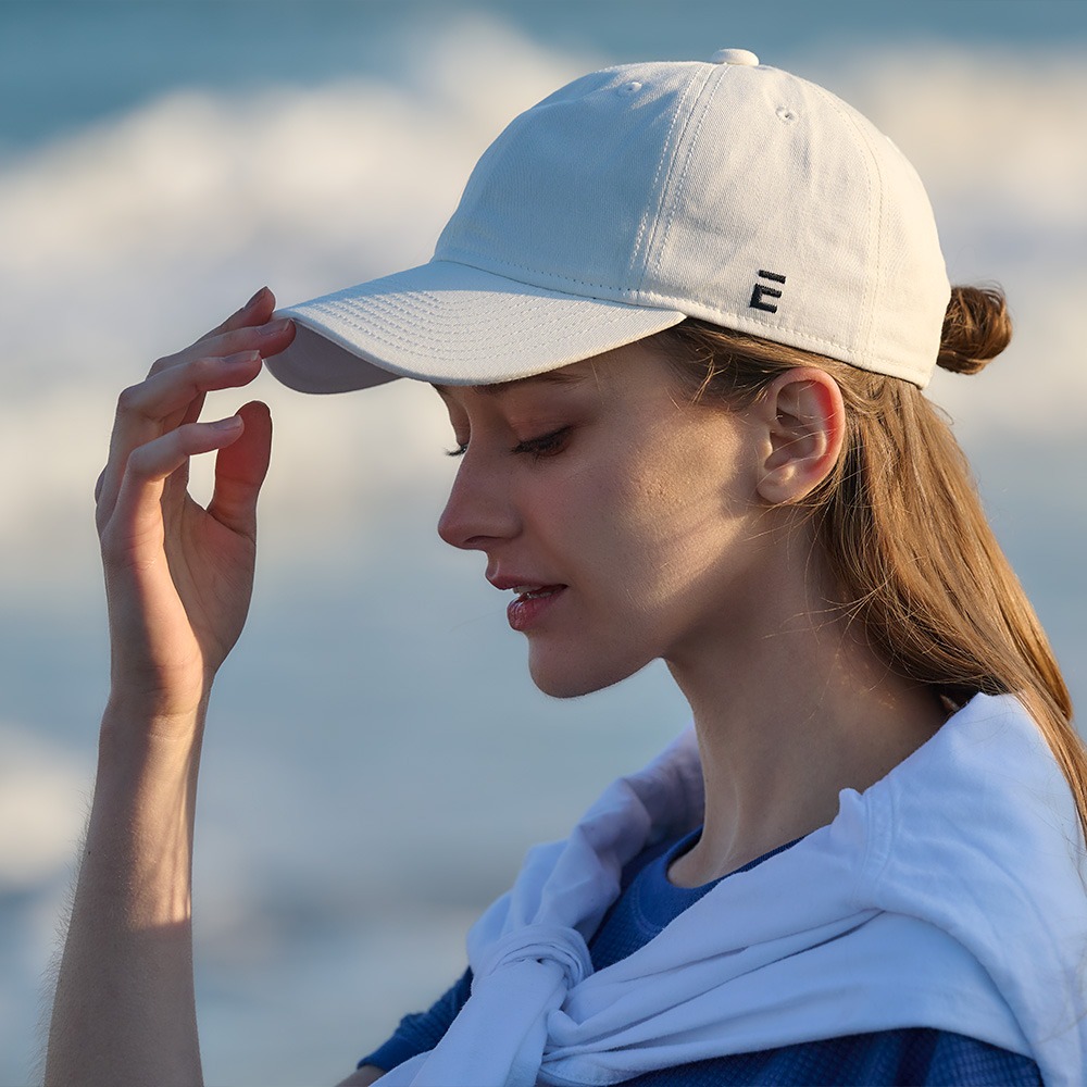 WOMANS E-LOGO CAP
