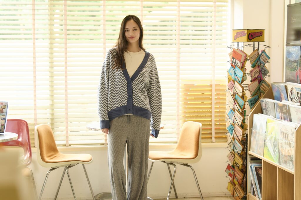 KNIT CARDIGAN